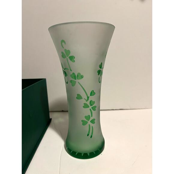 Vtg. Shamrock Glass Vase by The Bridgets of Erin, Inc. In Box - Picture 1 of 5